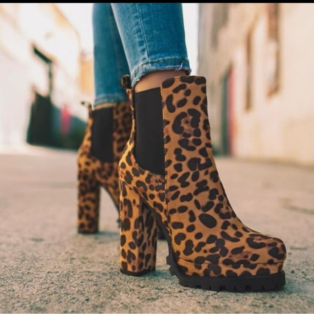 Leopard boots